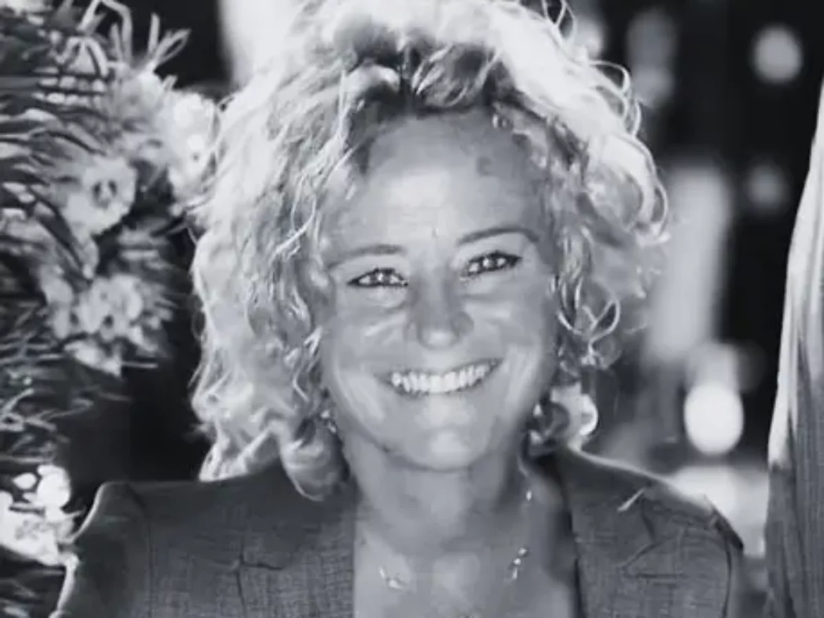 Sonia Luquand, fondatrice de Sea Connect (excursion en bateau électrique et en voilier, écotourisme à Bandol, Toulon, Hyères, Porquerolles)