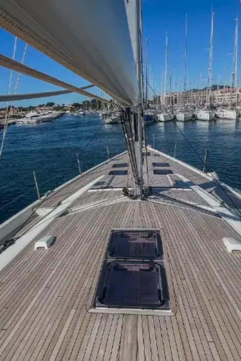 Voilier Oceanis Yacht 60 : écotourisme en Méditerranée - port Hyères