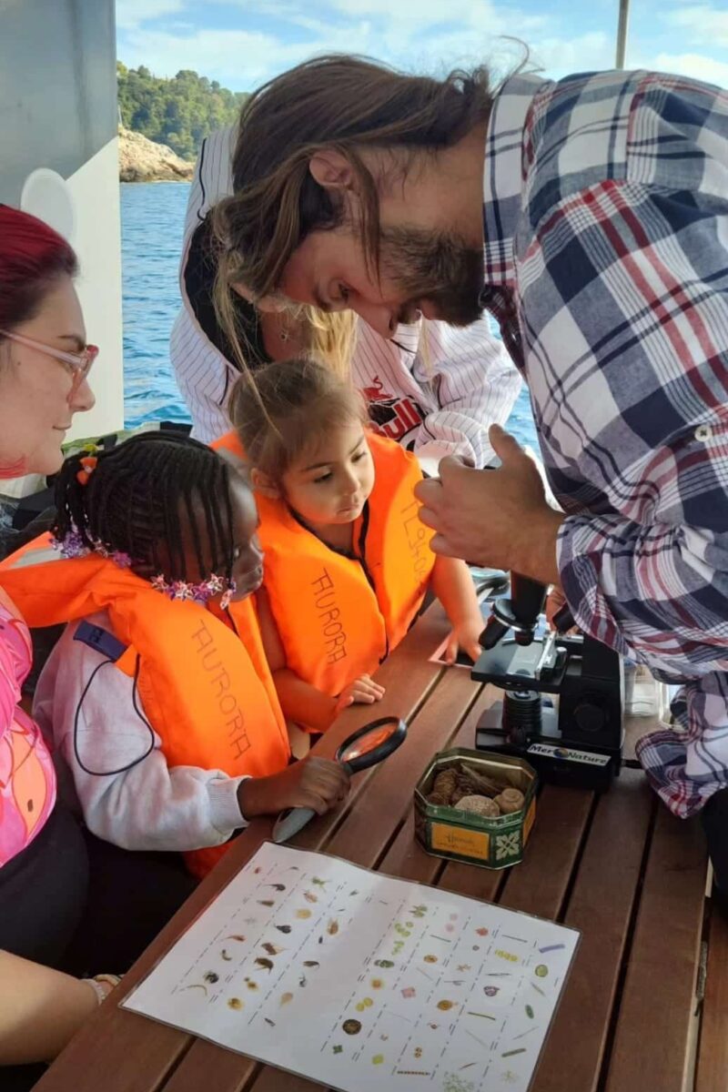 atelier scientifique sur un bateau, dans le Var